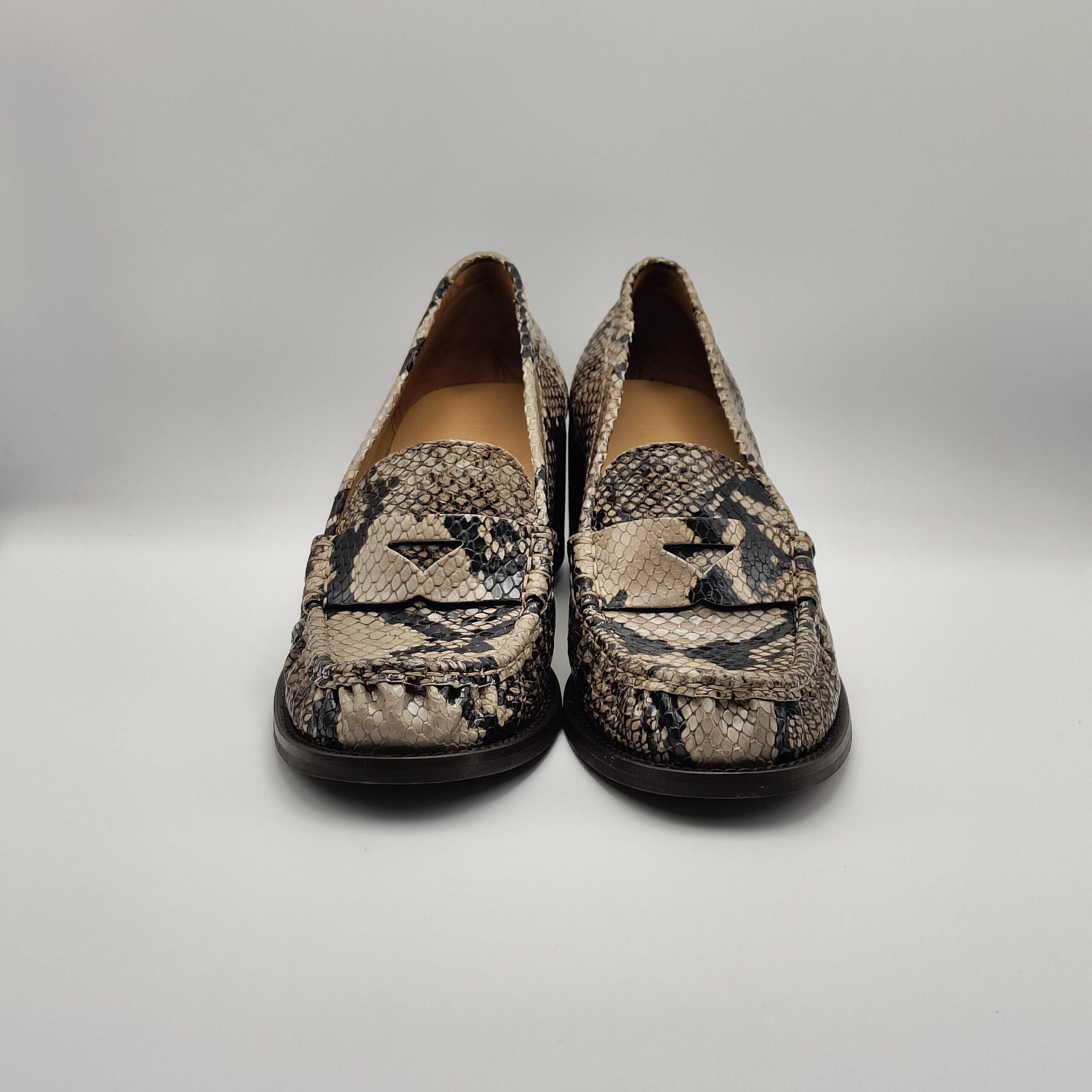 JULIE DEE - Mocassino in pitone stampato tortora con tacco 50 - immagine 3
