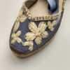 ALHAMAS - espadrilla  tessuto fiore bianco azzurro fondo corda zeppa 70 - immagine 5